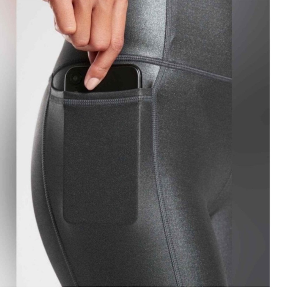 Athleta Inclination Moto Tight Leggings Black Shimmer
High Rise Size Medium - Picture 4 of 15